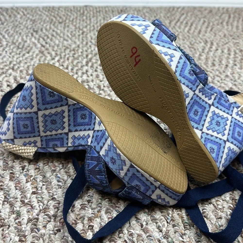 THEODORA & CALLUM X STUART WEITZMAN BIARRITZ HOLIDAY BLUE AZTEC PRINT WEDGE
